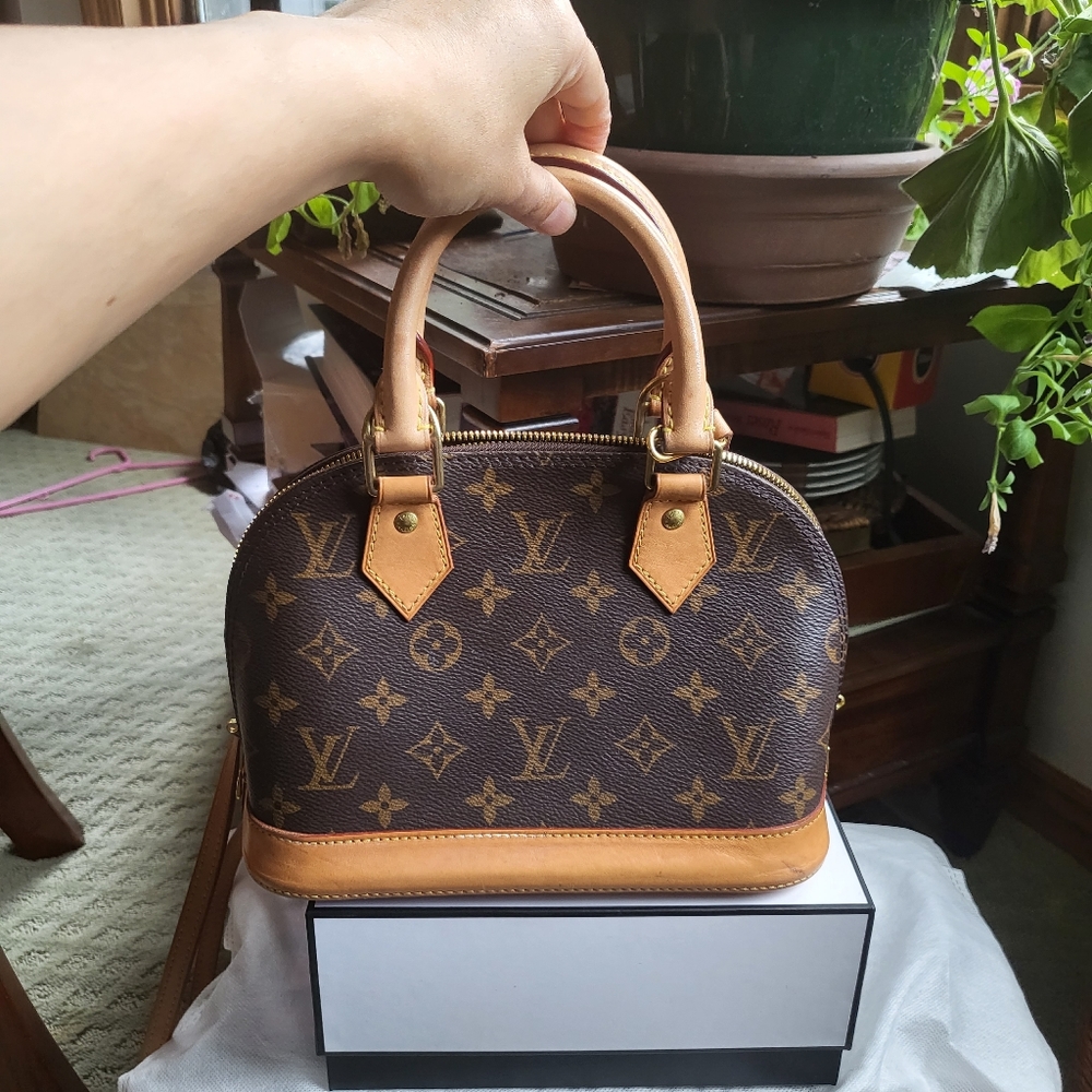 Louis Vuitton  Alma bb